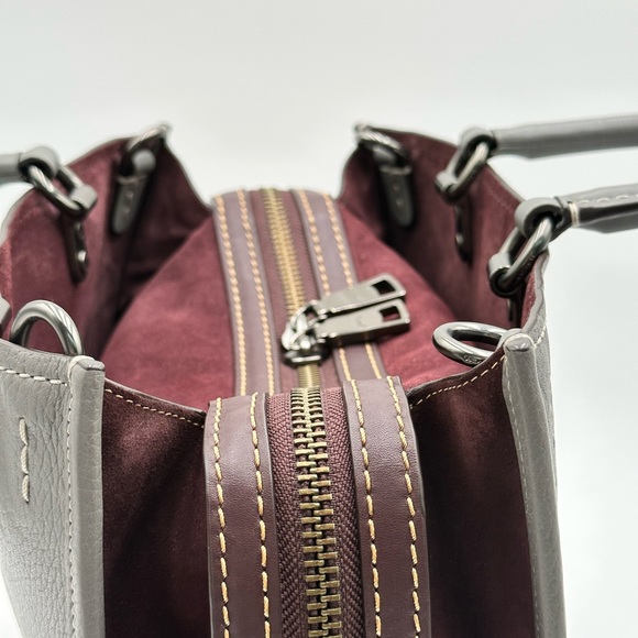 Coach Rouge - Picture 9 of 16